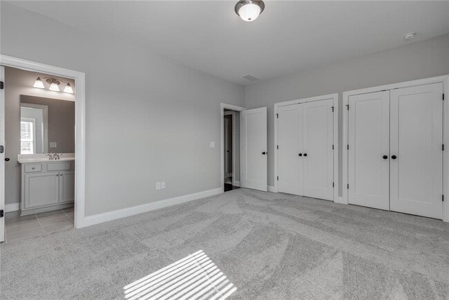 Building Photo - 440 Baroque Dr