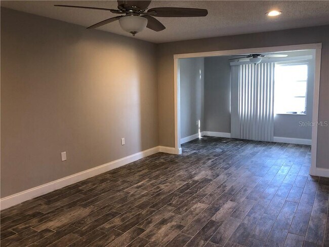 Building Photo - 3799 Lake Bayshore Dr