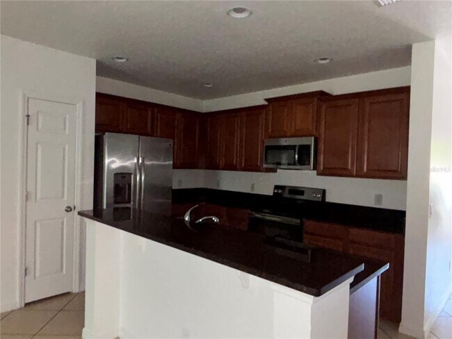 Building Photo - 2875 Sunstone Dr