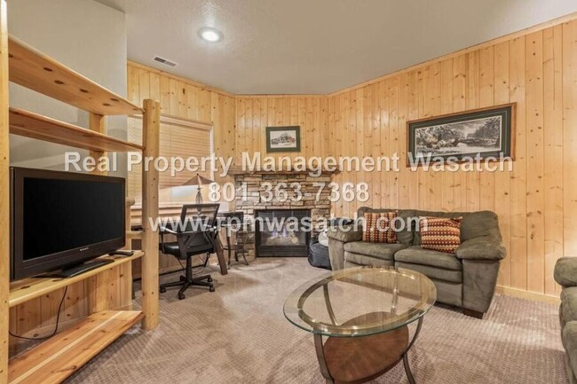 Building Photo - Come See This Fully Furnished Short Term R...