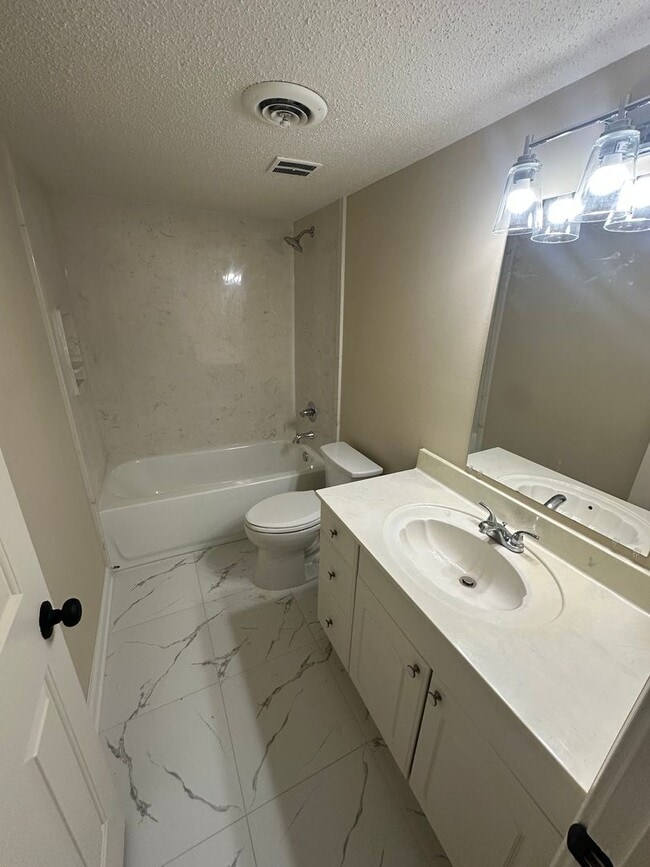 Building Photo - 2BD/1.5BA Townhouse in Germantown!