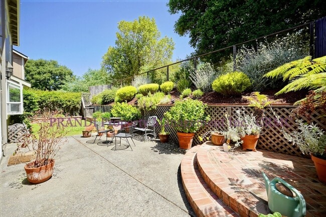 Building Photo - Available Now!  3 Bedroom San Rafael Home