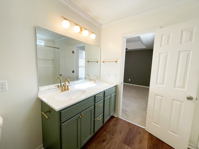 Building Photo - 405 Cami Forest Ln