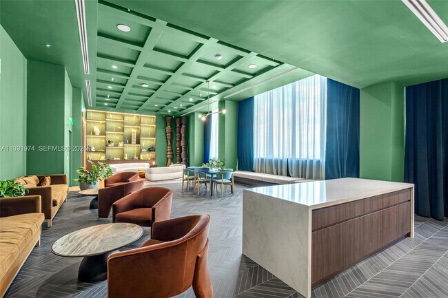 Building Photo - 11 NE 6th St