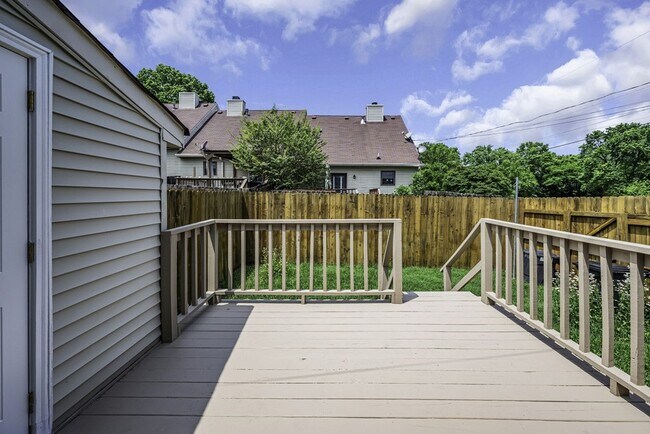 Building Photo - 200 Deerpoint Ct