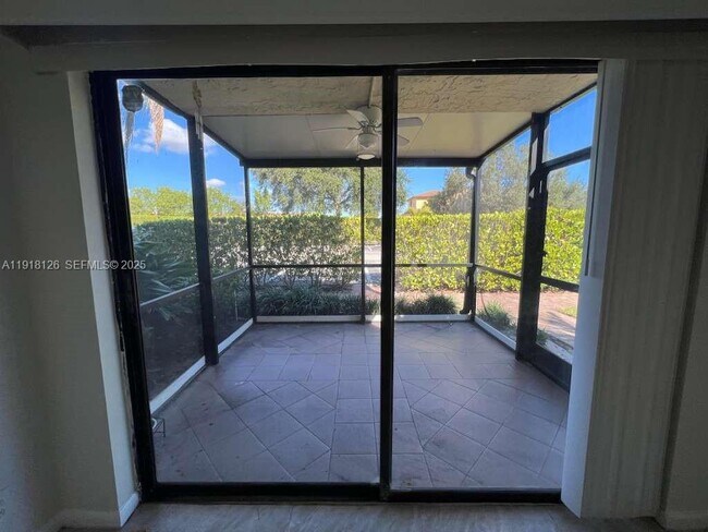 Building Photo - 721 SE 1st Way