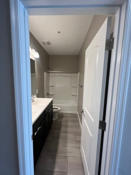 Building Photo - 1255 N Arizona Ave