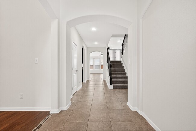 Building Photo - 17415 Sandalisle Ln
