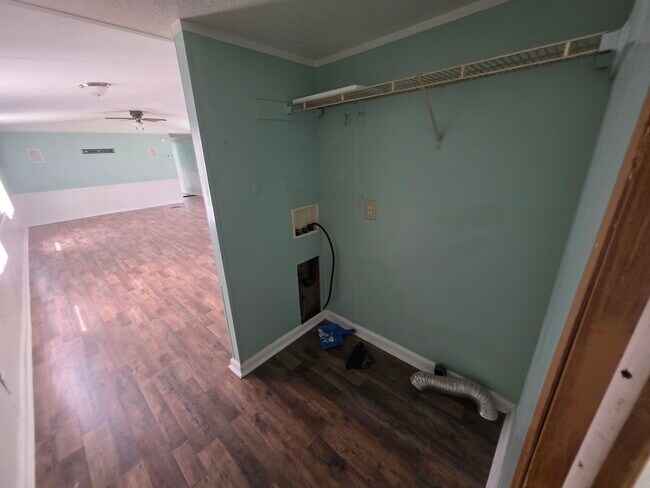 Building Photo - 1120 Angela Pl