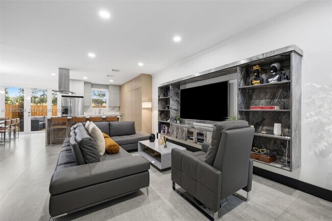 Building Photo - 7852 NW 116 Pl