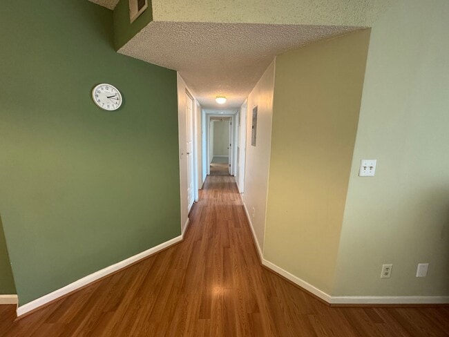 Building Photo - Surfside Beach - 3 Bedroom / 2 Bathroom Condo