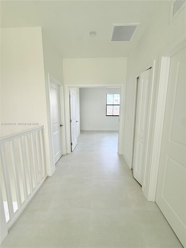 Building Photo - 32242 SW 194th Ave