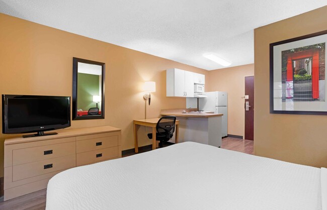 Building Photo - Furnished Studio-Houston - Greenway Plaza