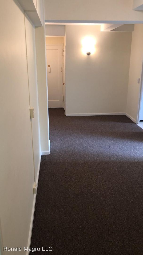 Building Photo - 2 br, 1 bath House - 9 Metropolitan Oval  5C