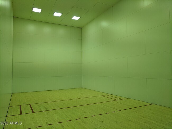 Building Photo - 1321 N Jamaica Way