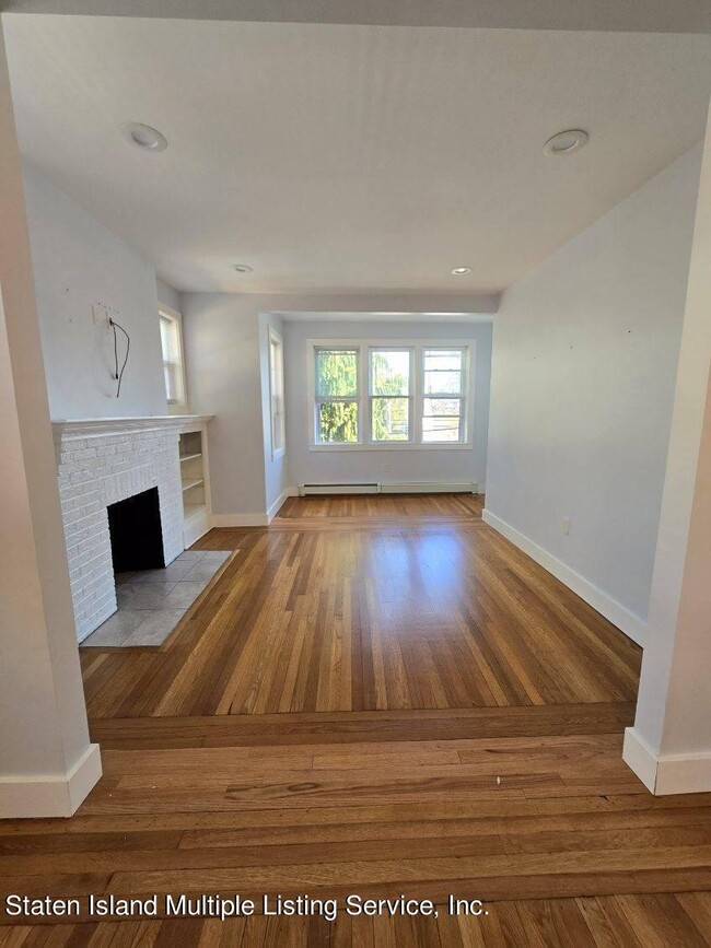 Building Photo - 542 BROADWAY-