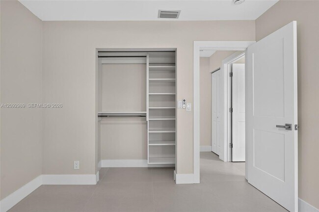 Building Photo - 8668 SW 50th St