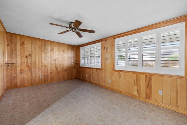 Building Photo - 3324 Sunrise Blvd