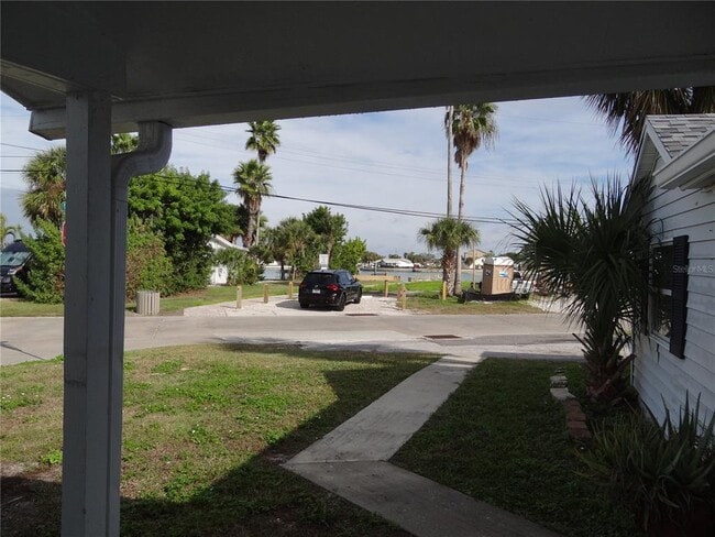 Building Photo - 13360 Boca Ciega Ave