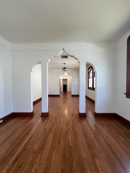 Building Photo - 224 Phosphor Ave