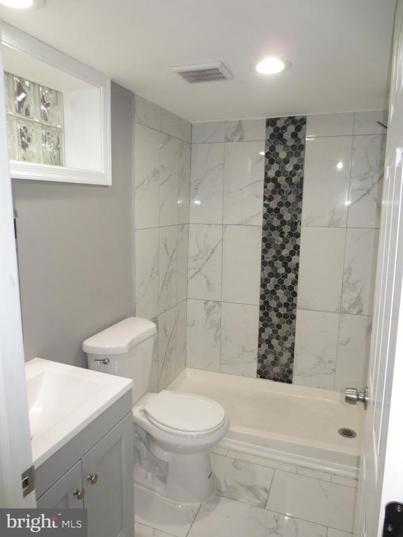 Building Photo - 2027 Ramblewood Rd