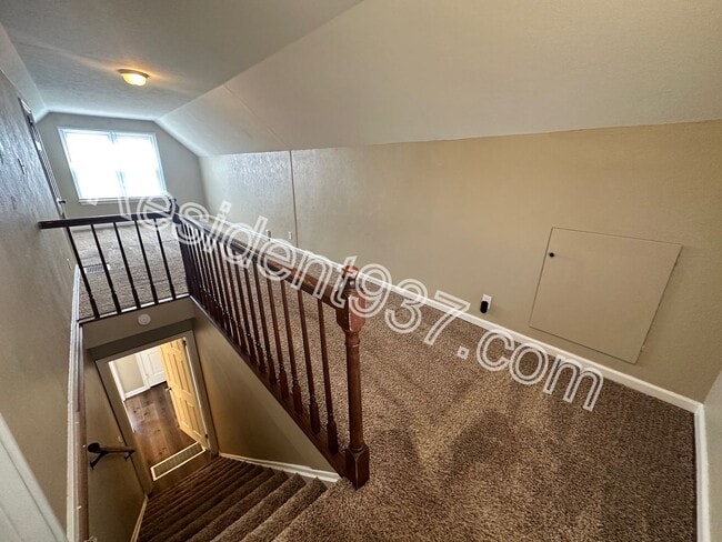 Building Photo - 3 Bed 1 Bath Home