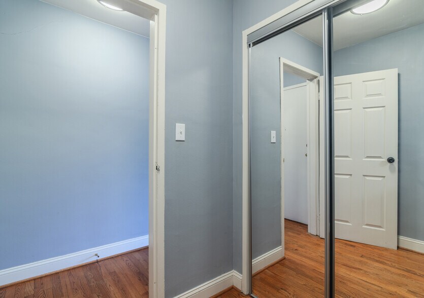 Building Photo - 1931 N Cleveland St