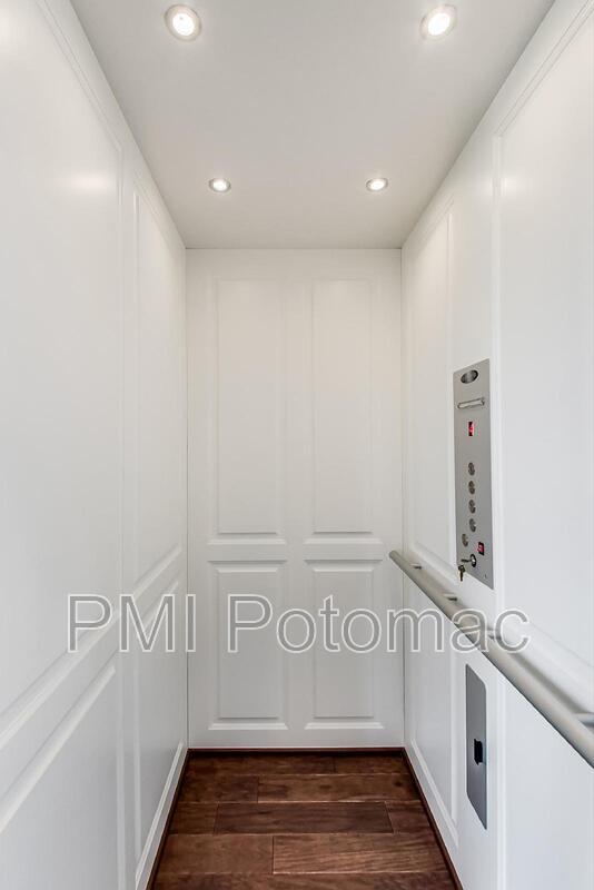 Building Photo - 10821 Symphony Park Dr