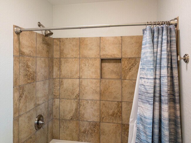 Building Photo - Beautiful Three Bedroom with Stunning View...