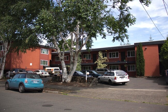 Building Photo - 2127 NE Halsey St