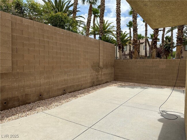 Building Photo - 362 Dogleg Dr