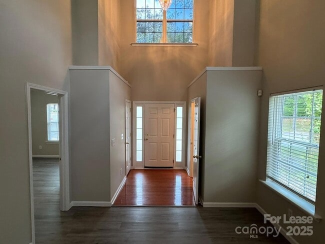 Building Photo - 2184 Winthrop Chase Dr