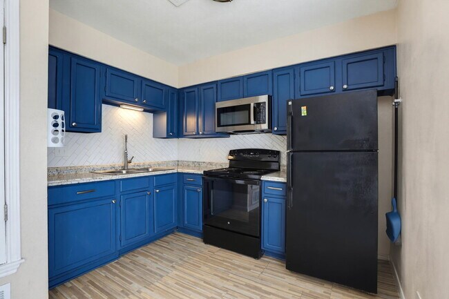 Building Photo - 10543 Starcrest Dr