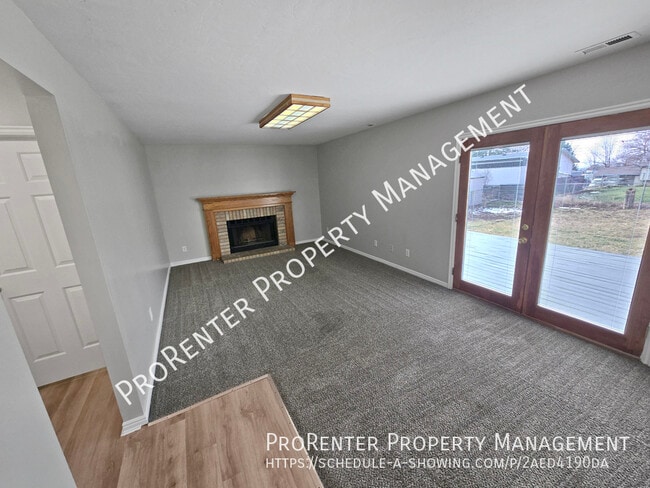 Building Photo - 1401 Ash Dr