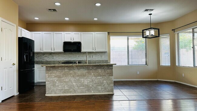 Building Photo - 839 E Las Colinas Pl