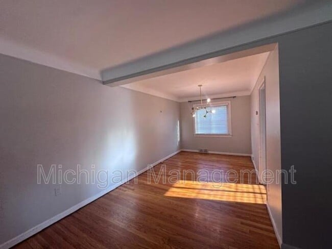 Building Photo - 2714 Glenview Ave