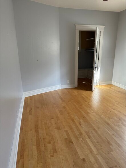 Building Photo - 416 La Salle Ave