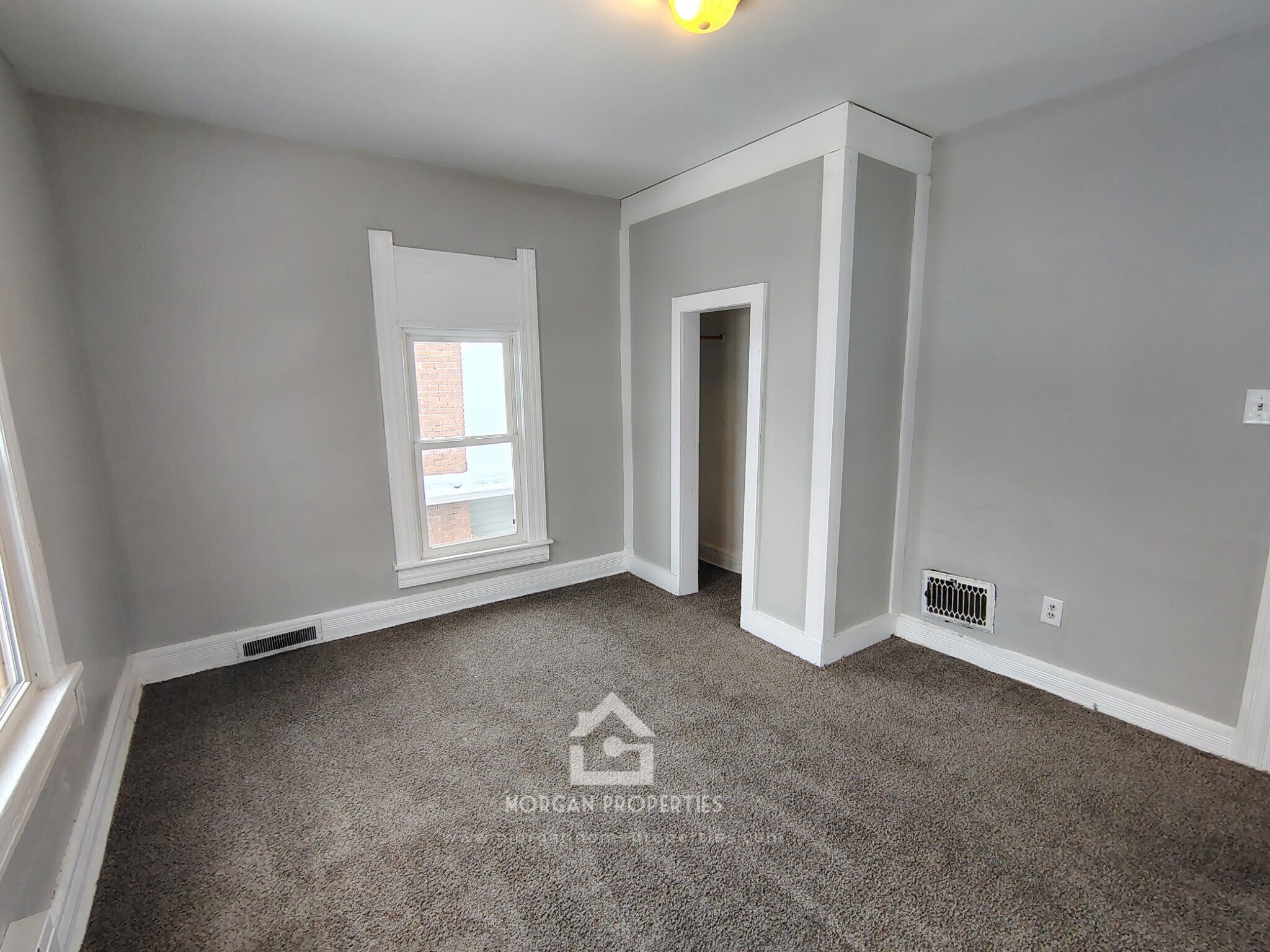 Building Photo - 1712 Main St