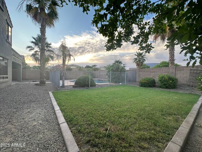Building Photo - 12534 W Solano Dr