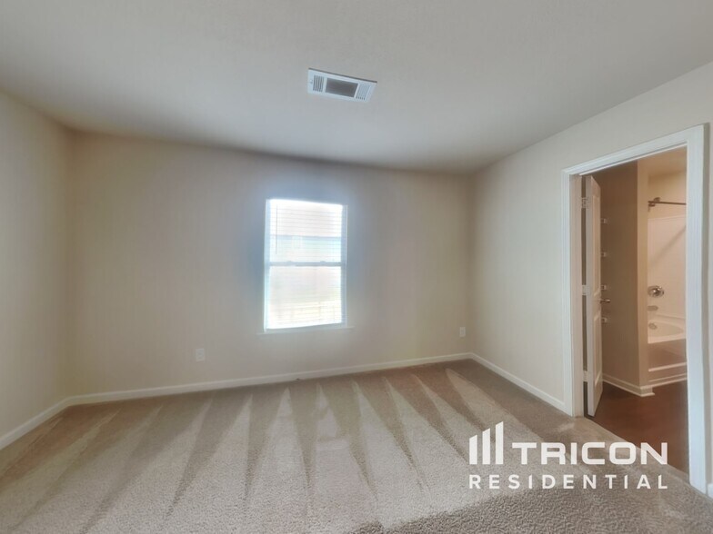 Building Photo - 513 Moline Wy