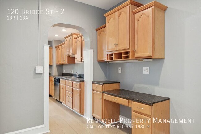 Building Photo - 1BR 1BA Apt.located in Downtown Phoenixvil...