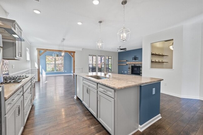 Building Photo - 460 Young Landing Ct