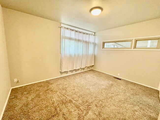 Building Photo - 2514 47th St