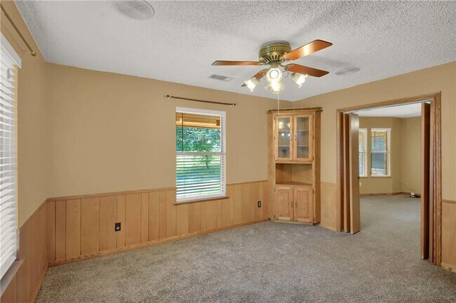 Building Photo - 16029 Dessau Rd
