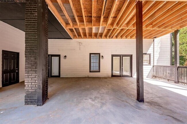 Building Photo - 172 Oak Forest Dr