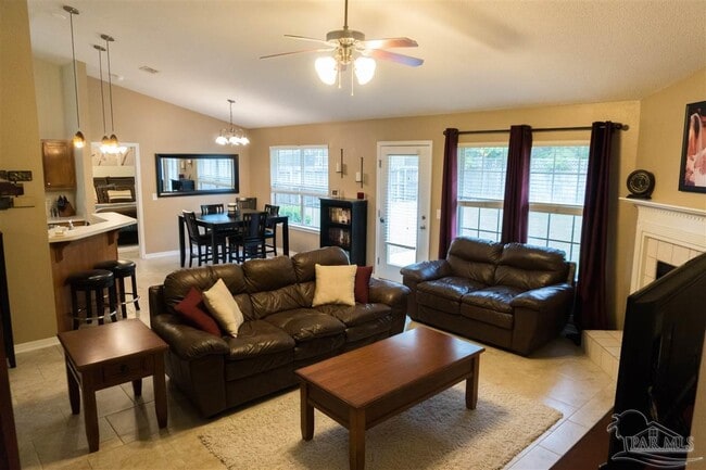 Building Photo - 5341 English Oak Dr