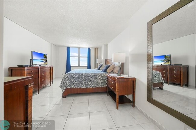 Building Photo - 2401 S Ocean Dr