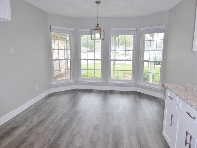 Building Photo - 8126 Glorieta Dr
