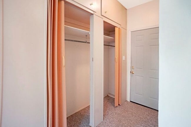 Building Photo - Coming Soon - Charming, Spacious 1Bdrm/1Ba...