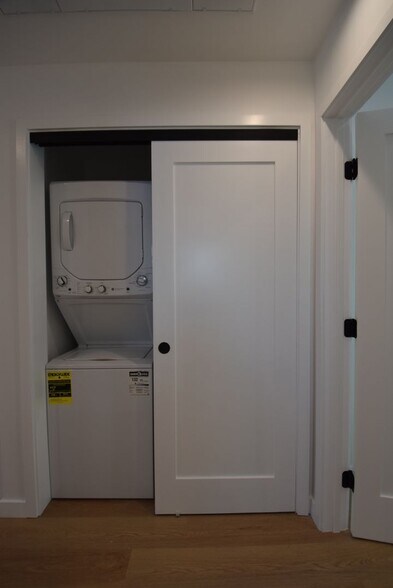 Building Photo - 5915 Fair Ave